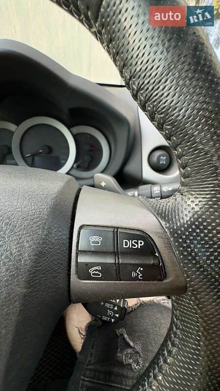 Позашляховик / Кросовер Toyota RAV4 2010 в Чернівцях