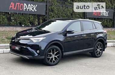 Позашляховик / Кросовер Toyota RAV4 2017 в Києві