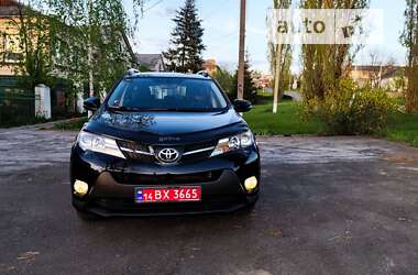 Внедорожник / Кроссовер Toyota RAV4 2015 в Новоархангельске