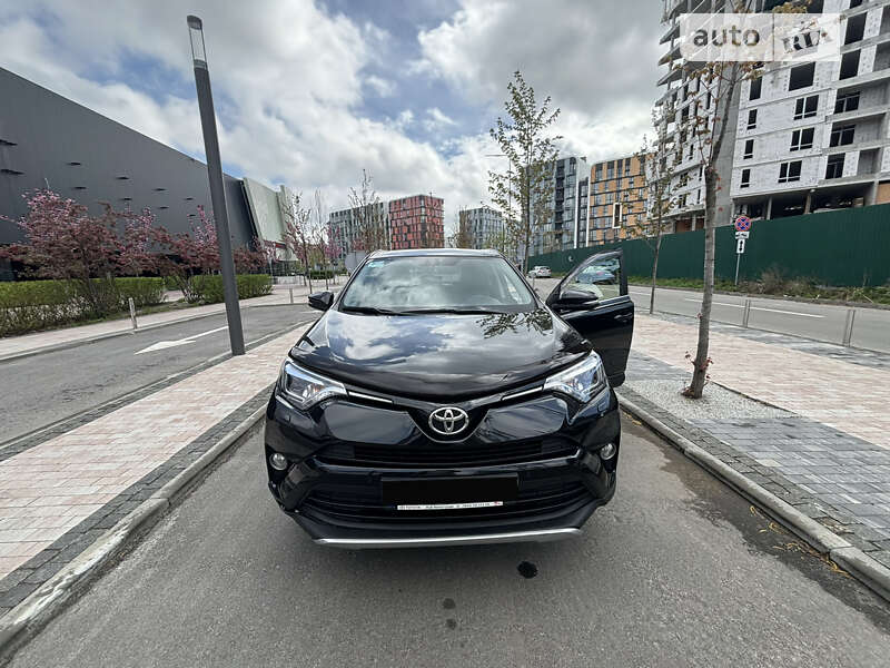 Позашляховик / Кросовер Toyota RAV4 2015 в Києві