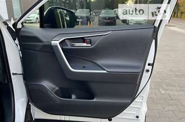 Внедорожник / Кроссовер Toyota RAV4 2020 в Житомире