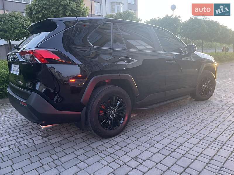 Позашляховик / Кросовер Toyota RAV4 2019 в Івано-Франківську