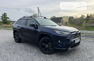 Внедорожник / Кроссовер Toyota RAV4 2020 в Бердичеве