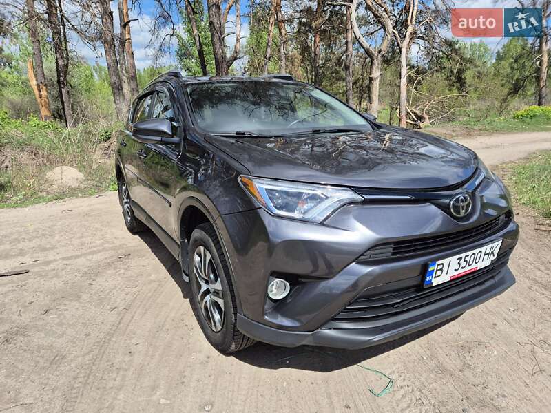 Внедорожник / Кроссовер Toyota RAV4 2017 в Харькове