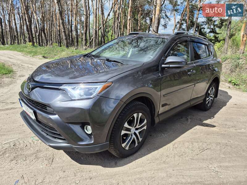Внедорожник / Кроссовер Toyota RAV4 2017 в Харькове
