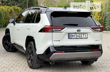 Внедорожник / Кроссовер Toyota RAV4 2021 в Одессе