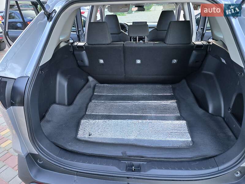 Внедорожник / Кроссовер Toyota RAV4 2020 в Одессе