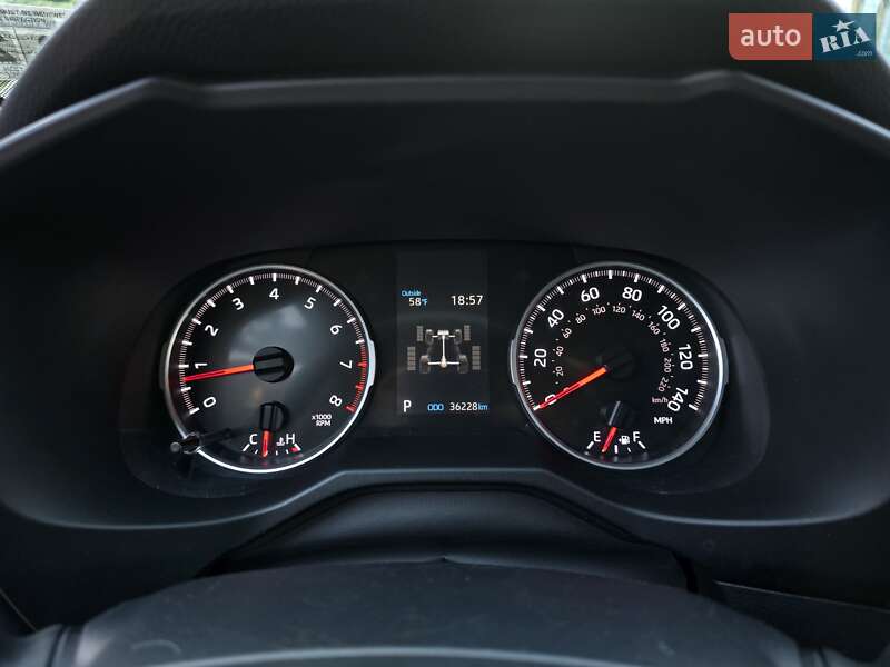 Внедорожник / Кроссовер Toyota RAV4 2020 в Одессе