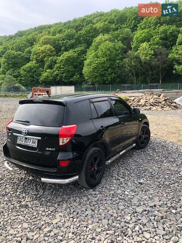 Внедорожник / Кроссовер Toyota RAV4 2007 в Ужгороде