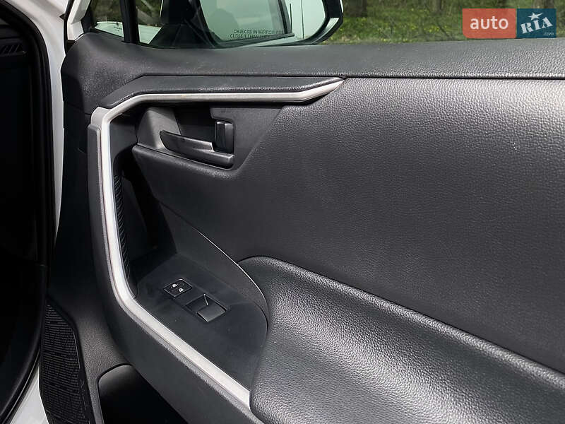 Внедорожник / Кроссовер Toyota RAV4 2020 в Тернополе фото 23 Внедорожник / Кроссовер Toyota RAV4 2020 в Тернополе