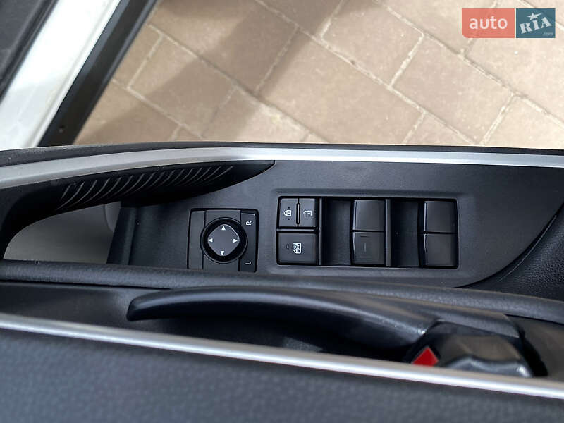 Внедорожник / Кроссовер Toyota RAV4 2020 в Тернополе фото 26 Внедорожник / Кроссовер Toyota RAV4 2020 в Тернополе