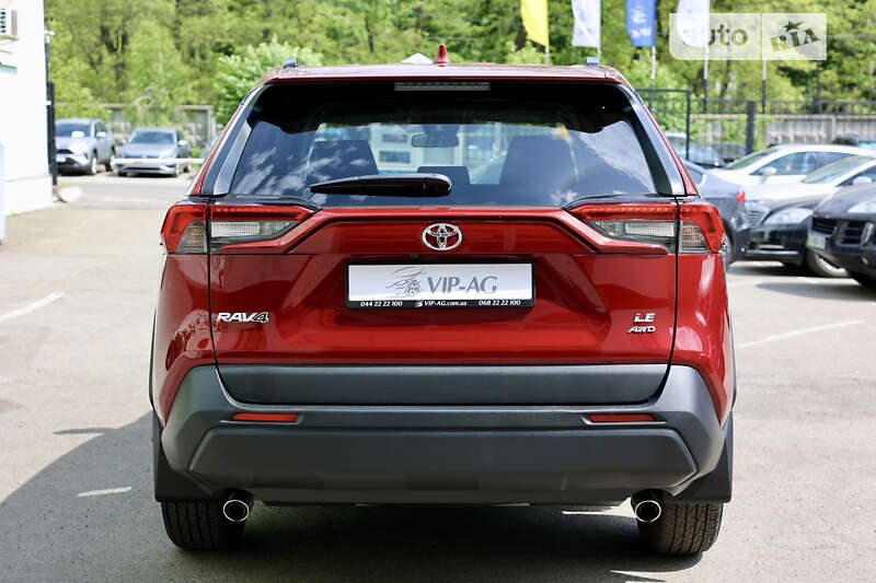 Внедорожник / Кроссовер Toyota RAV4 2021 в Киеве