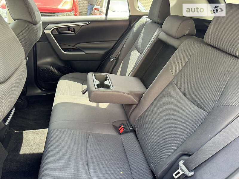 Внедорожник / Кроссовер Toyota RAV4 2021 в Киеве