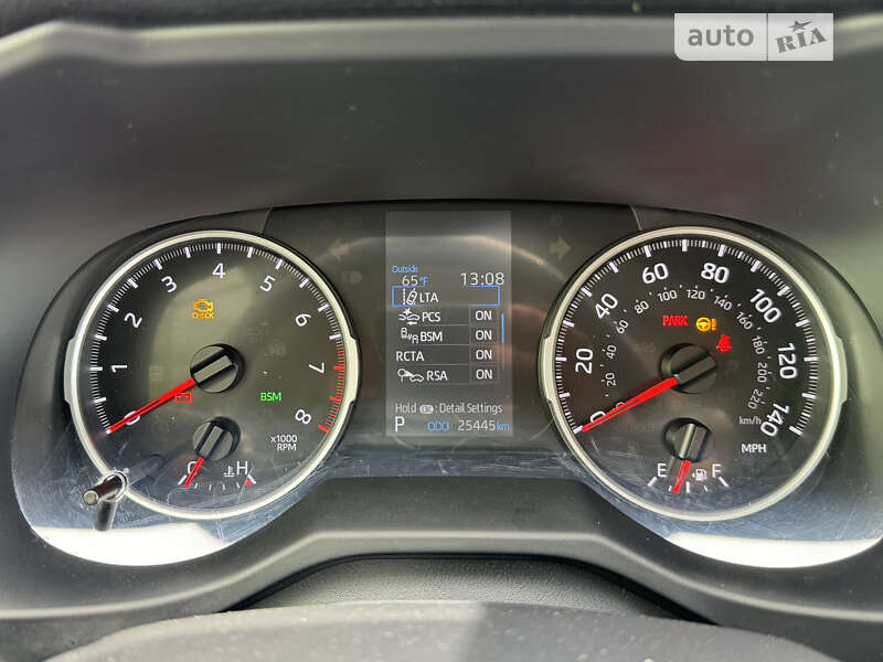 Внедорожник / Кроссовер Toyota RAV4 2021 в Киеве