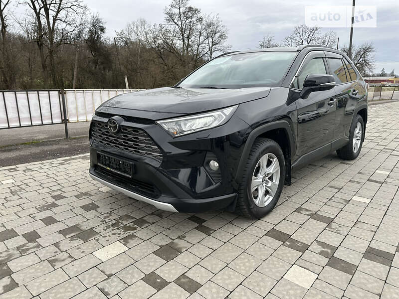 Внедорожник / Кроссовер Toyota RAV4 2020 в Иршаве