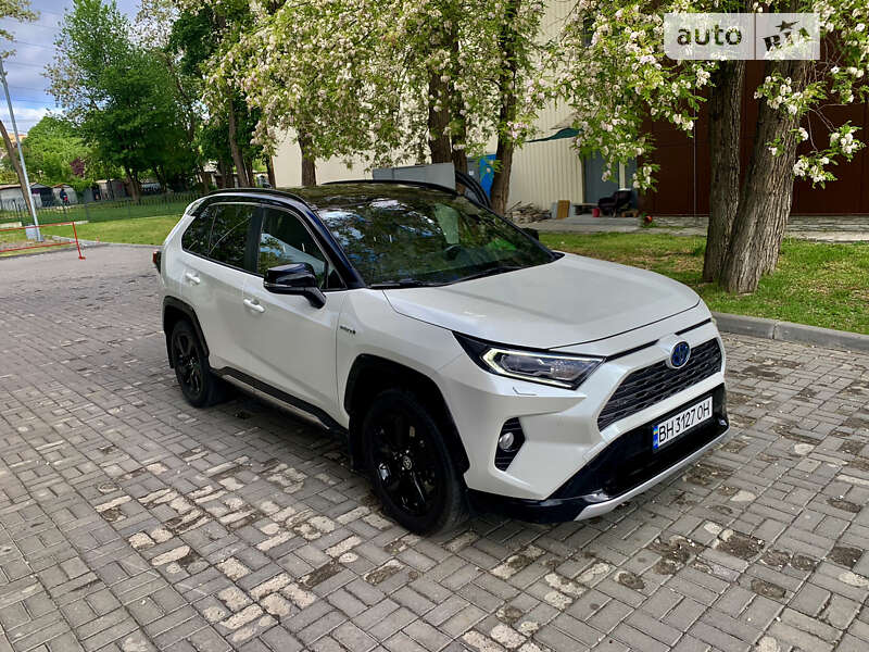 Внедорожник / Кроссовер Toyota RAV4 2020 в Днепре