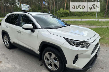 Позашляховик / Кросовер Toyota RAV4 2019 в Києві