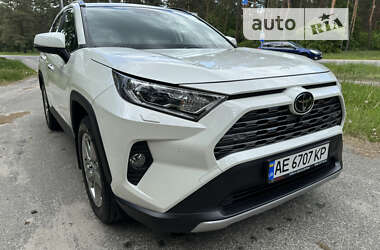 Внедорожник / Кроссовер Toyota RAV4 2019 в Киеве