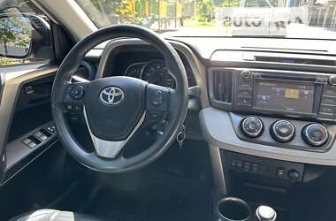 Позашляховик / Кросовер Toyota RAV4 2015 в Дніпрі