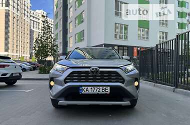 Позашляховик / Кросовер Toyota RAV4 2020 в Софіївській Борщагівці