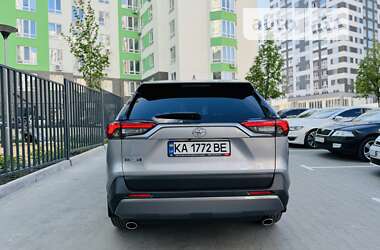 Внедорожник / Кроссовер Toyota RAV4 2020 в Софиевской Борщаговке