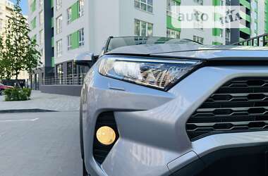 Позашляховик / Кросовер Toyota RAV4 2020 в Софіївській Борщагівці