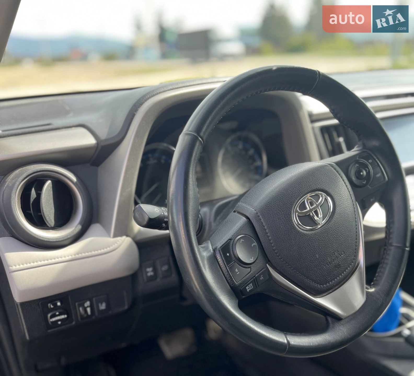 2017 Toyota RAV 4 - мініатюра 9