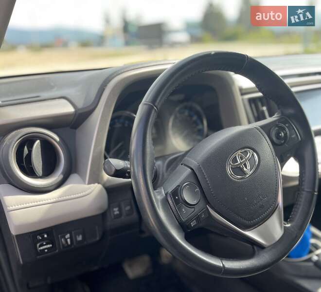 Позашляховик / Кросовер Toyota RAV4 2017 в Тячеві фото 9 Позашляховик / Кросовер Toyota RAV4 2017 в Тячеві