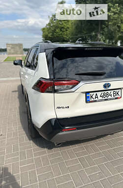 Внедорожник / Кроссовер Toyota RAV4 2020 в Киеве