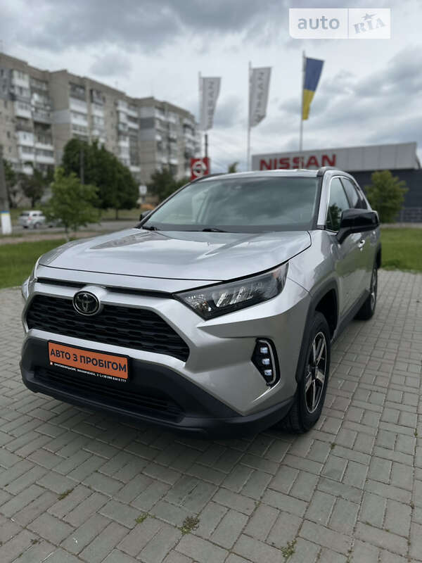 Позашляховик / Кросовер Toyota RAV4 2020 в Кропивницькому