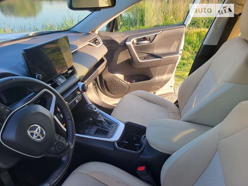 Позашляховик / Кросовер Toyota RAV4 2023 в Києві фото 4 Позашляховик / Кросовер Toyota RAV4 2023 в Києві