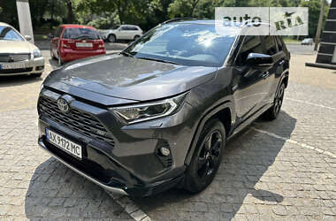 Внедорожник / Кроссовер Toyota RAV4 2019 в Харькове