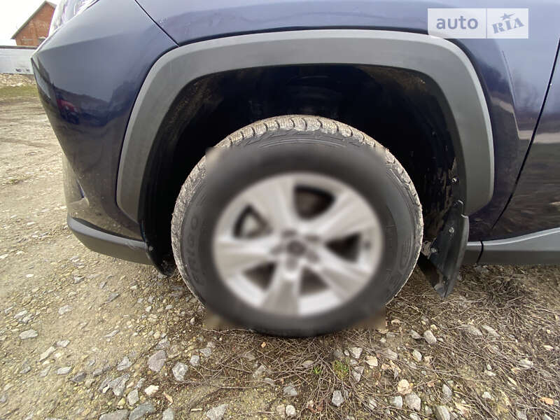 Внедорожник / Кроссовер Toyota RAV4 2021 в Тернополе