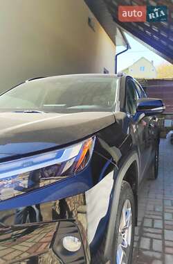 Внедорожник / Кроссовер Toyota RAV4 2022 в Тернополе