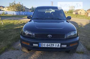 Внедорожник / Кроссовер Toyota RAV4 1997 в Изюме