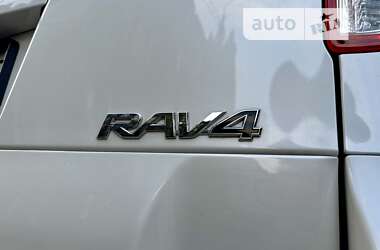 Внедорожник / Кроссовер Toyota RAV4 2013 в Киеве