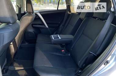 Внедорожник / Кроссовер Toyota RAV4 2018 в 