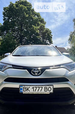 Внедорожник / Кроссовер Toyota RAV4 2016 в Ровно