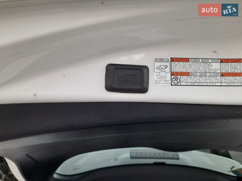 Внедорожник / Кроссовер Toyota RAV4 2016 в Дрогобыче