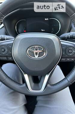 Внедорожник / Кроссовер Toyota RAV4 2021 в Чернигове
