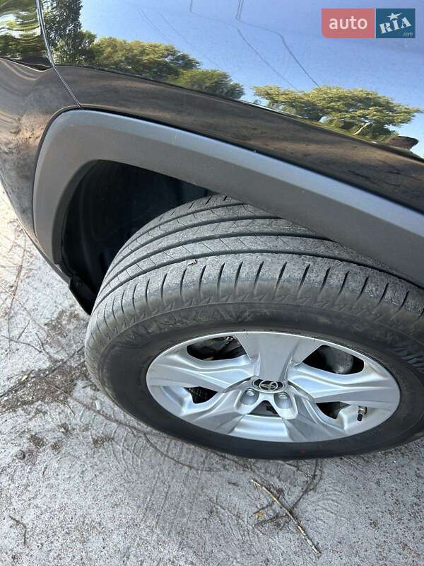 Внедорожник / Кроссовер Toyota RAV4 2021 в Чернигове