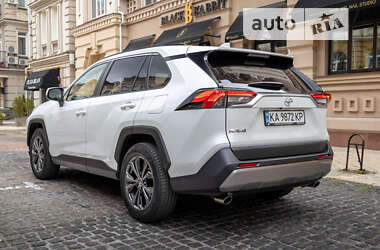 Внедорожник / Кроссовер Toyota RAV4 2022 в Киеве