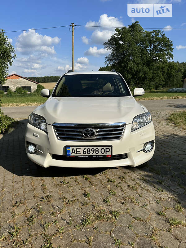 Внедорожник / Кроссовер Toyota RAV4 2011 в Львове
