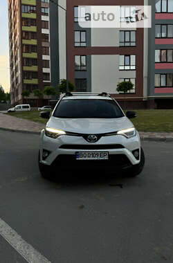 Позашляховик / Кросовер Toyota RAV4 2018 в Києві