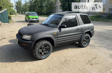 Внедорожник / Кроссовер Toyota RAV4 1994 в Константиновке