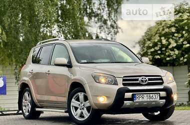 Позашляховик / Кросовер Toyota RAV4 2007 в Міжгір'ї