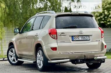 Позашляховик / Кросовер Toyota RAV4 2007 в Міжгір'ї