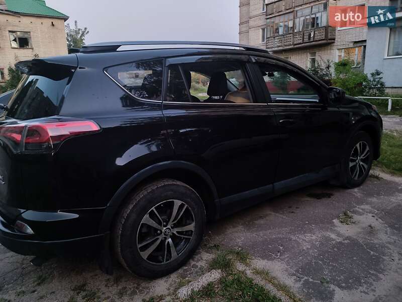 Позашляховик / Кросовер Toyota RAV4 2018 в Шостці