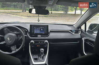 Позашляховик / Кросовер Toyota RAV4 2021 в Полтаві