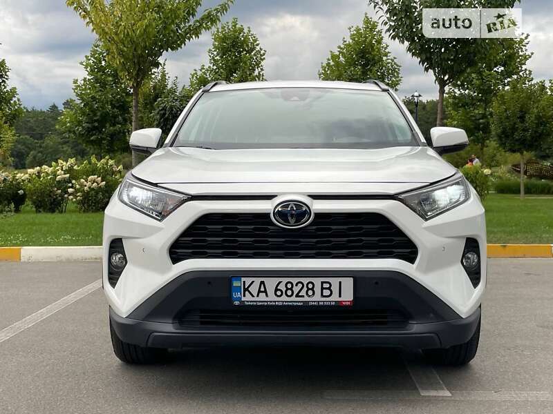 Внедорожник / Кроссовер Toyota RAV4 2020 в Львове